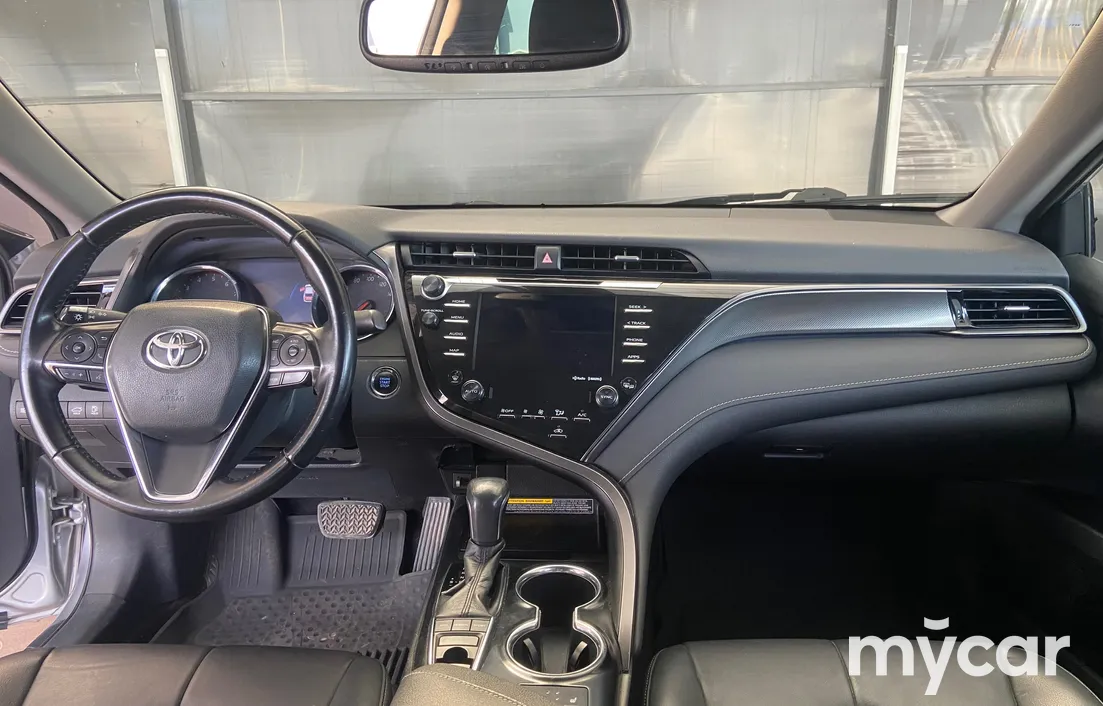 Toyota Camry 2019
