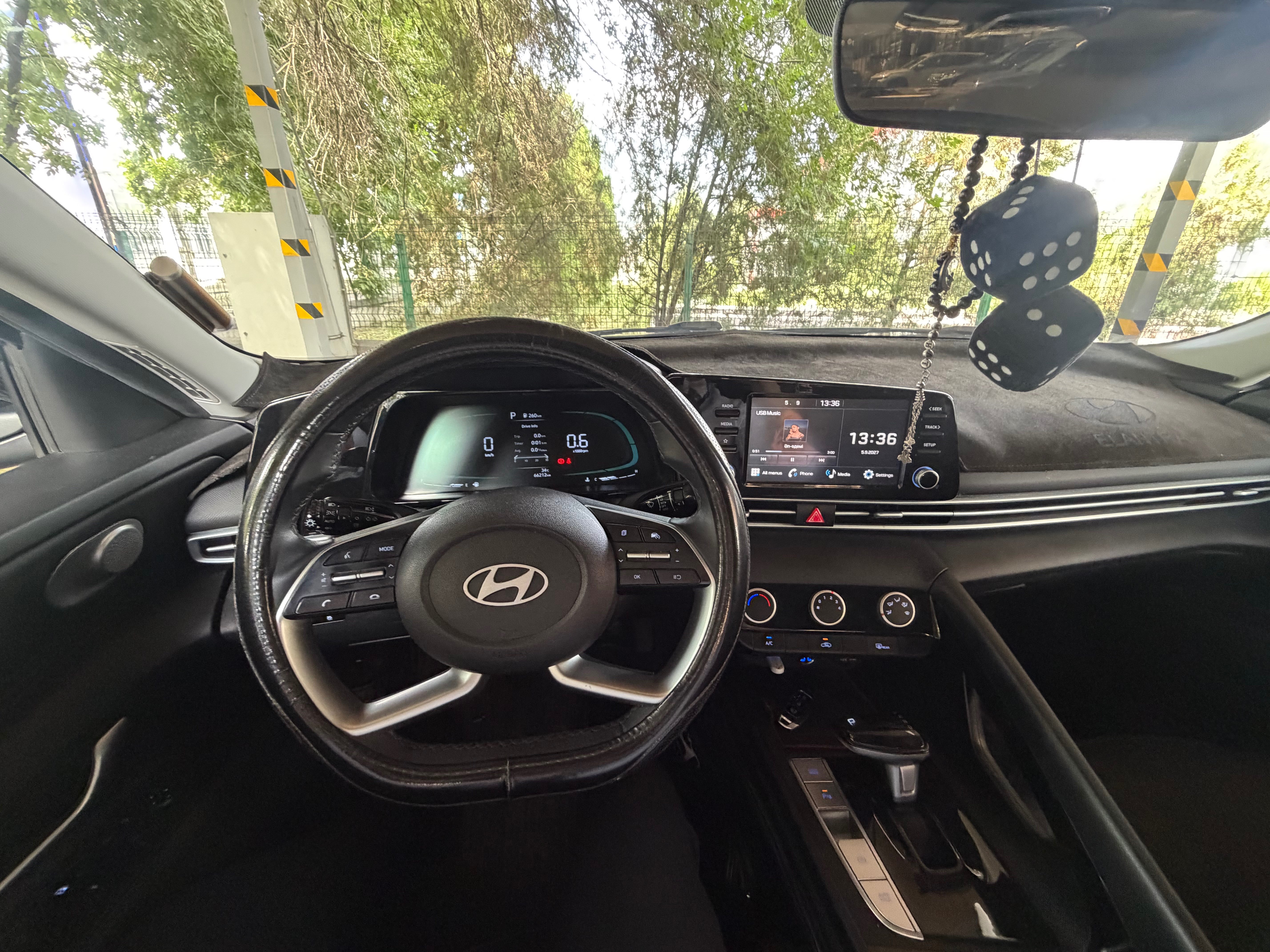 Hyundai Elantra 2024