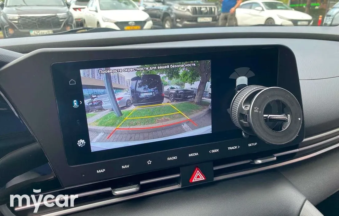Hyundai Elantra 2024
