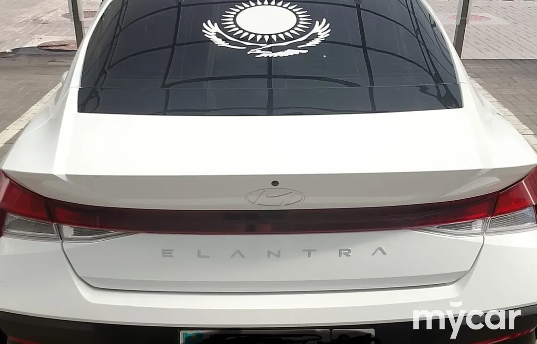 Hyundai Elantra 2024