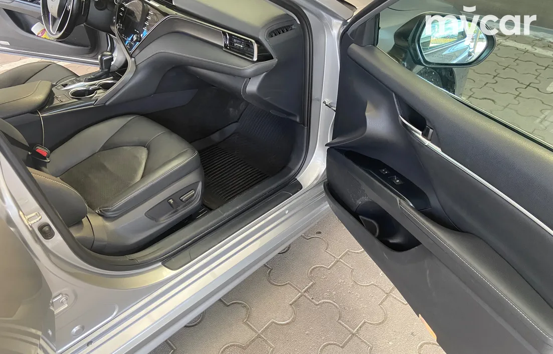 Toyota Camry 2019