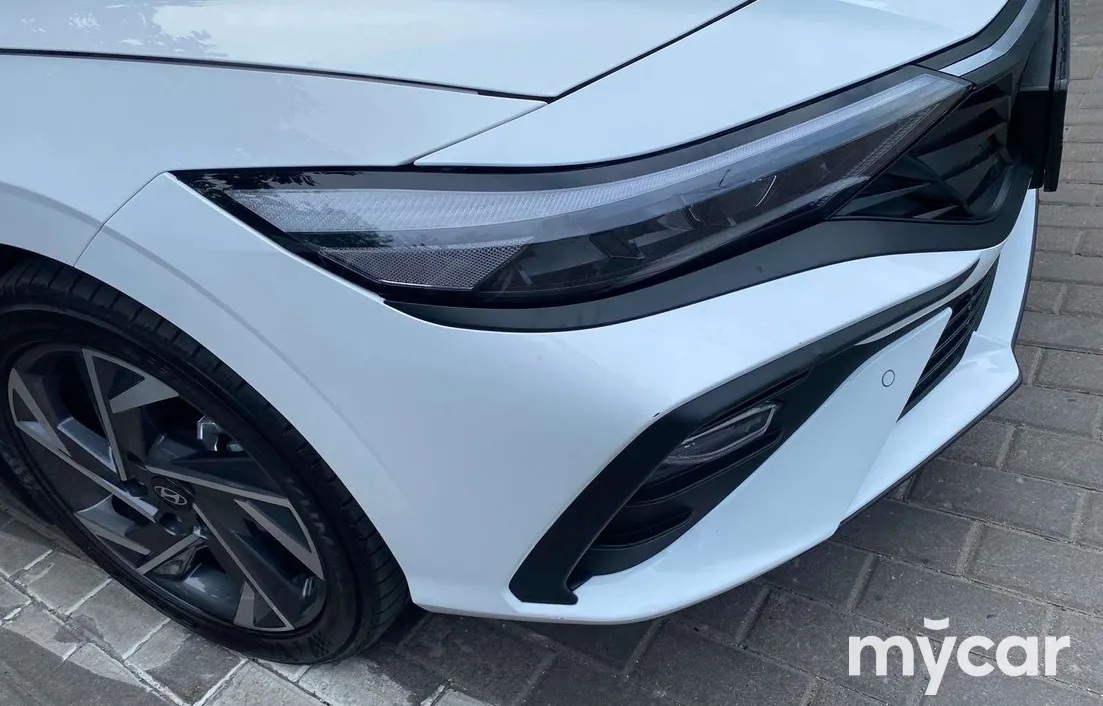 Hyundai Elantra 2024