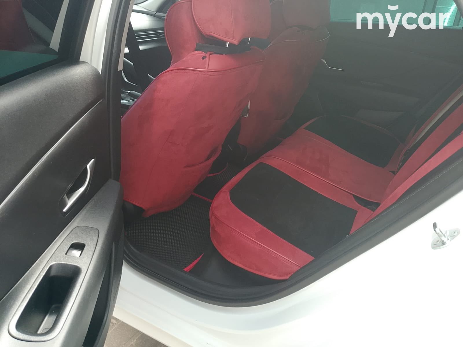 Hyundai Elantra 2024