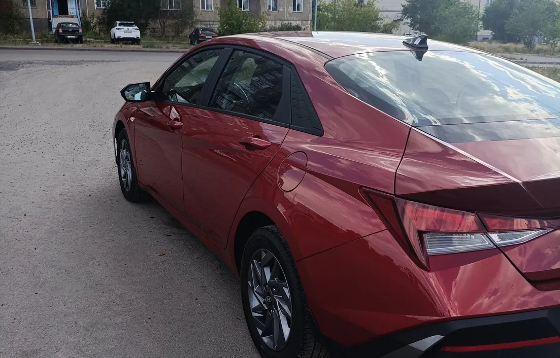Hyundai Elantra 2025