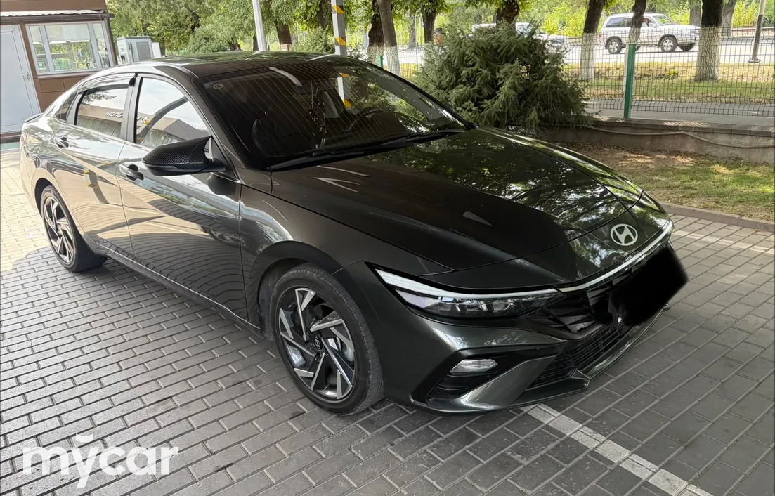 Hyundai Elantra 2024