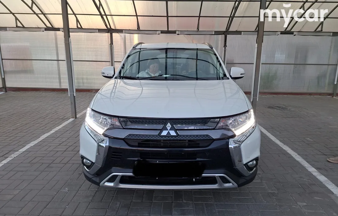 Mitsubishi Outlander 2021