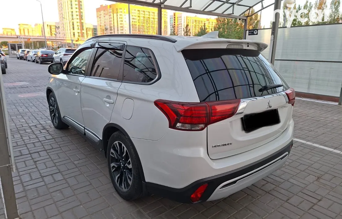 Mitsubishi Outlander 2021