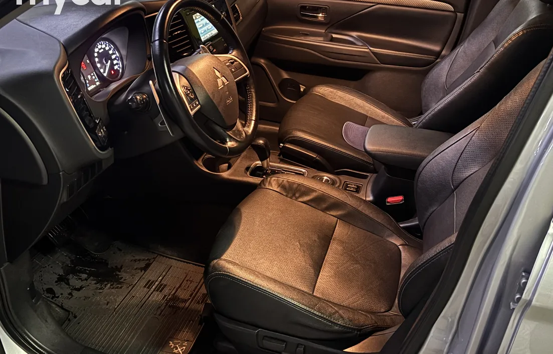 Mitsubishi Outlander 2013