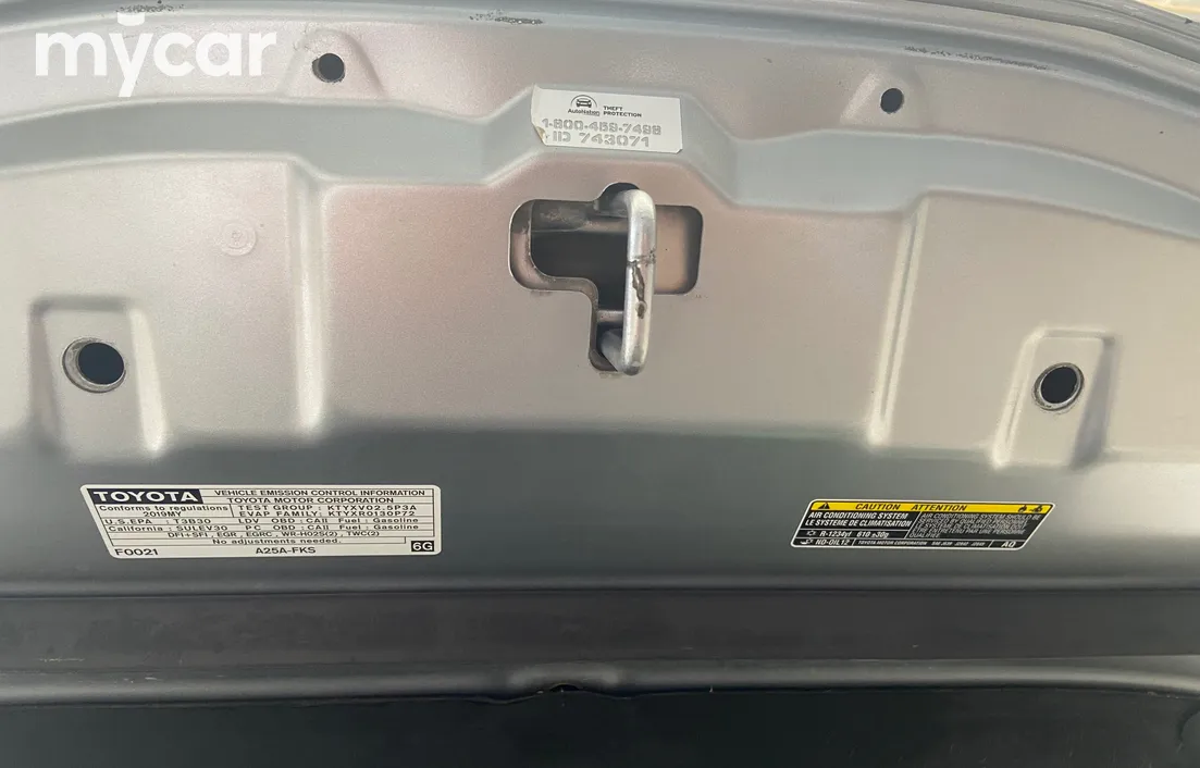 Toyota Camry 2019