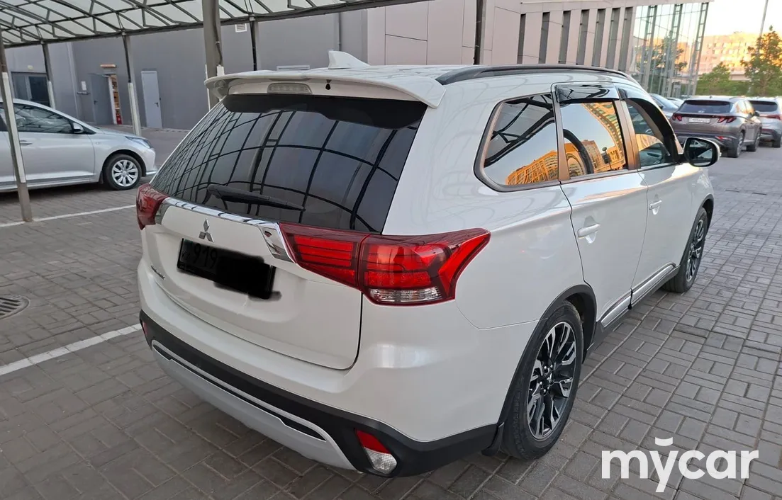 Mitsubishi Outlander 2021