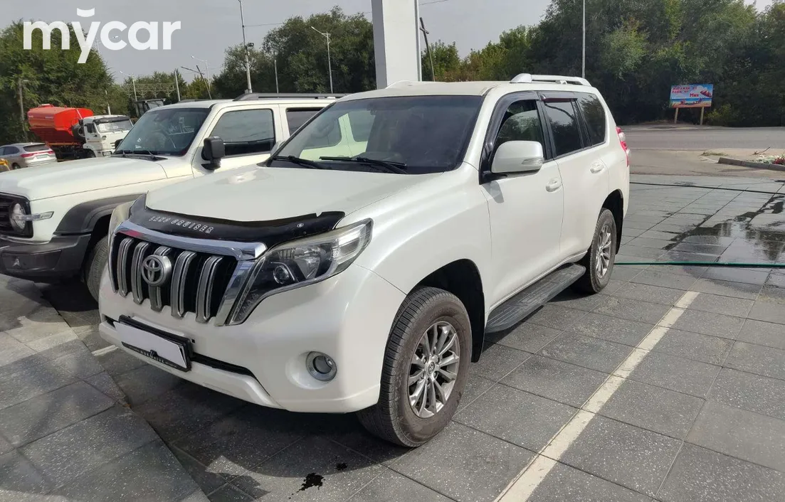 Toyota Land Cruiser Prado 2013