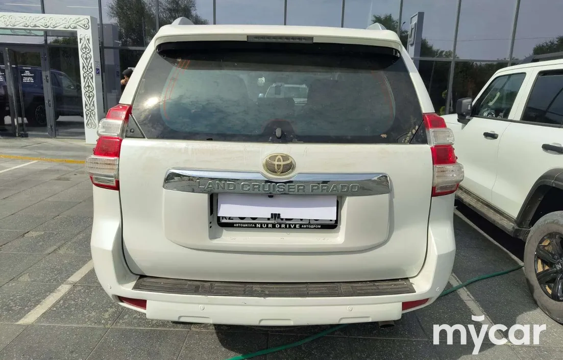 Toyota Land Cruiser Prado 2013