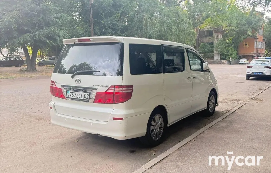 Toyota Alphard 2005