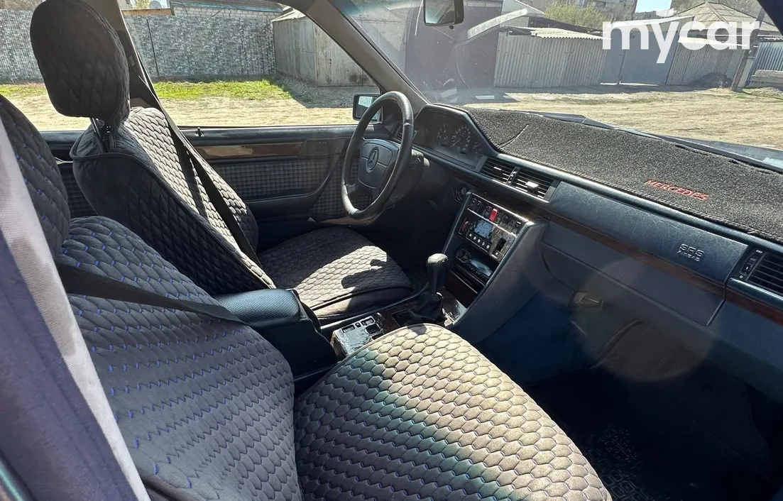 Mercedes-Benz E-Класс 1993