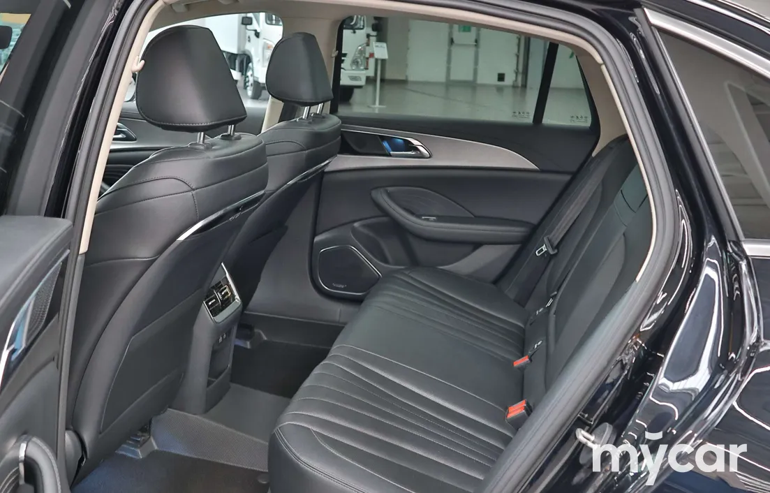 Hongqi H5 2024