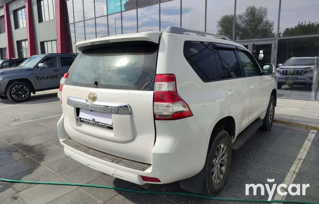 Toyota Land Cruiser Prado 2013
