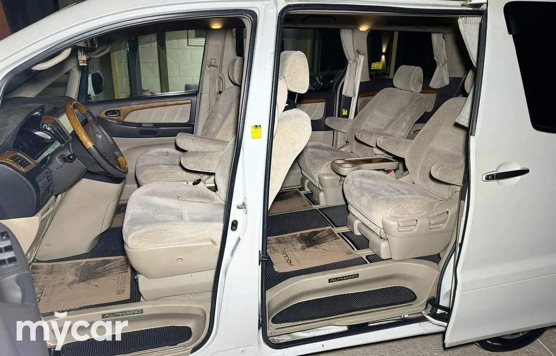 Toyota Alphard 2005