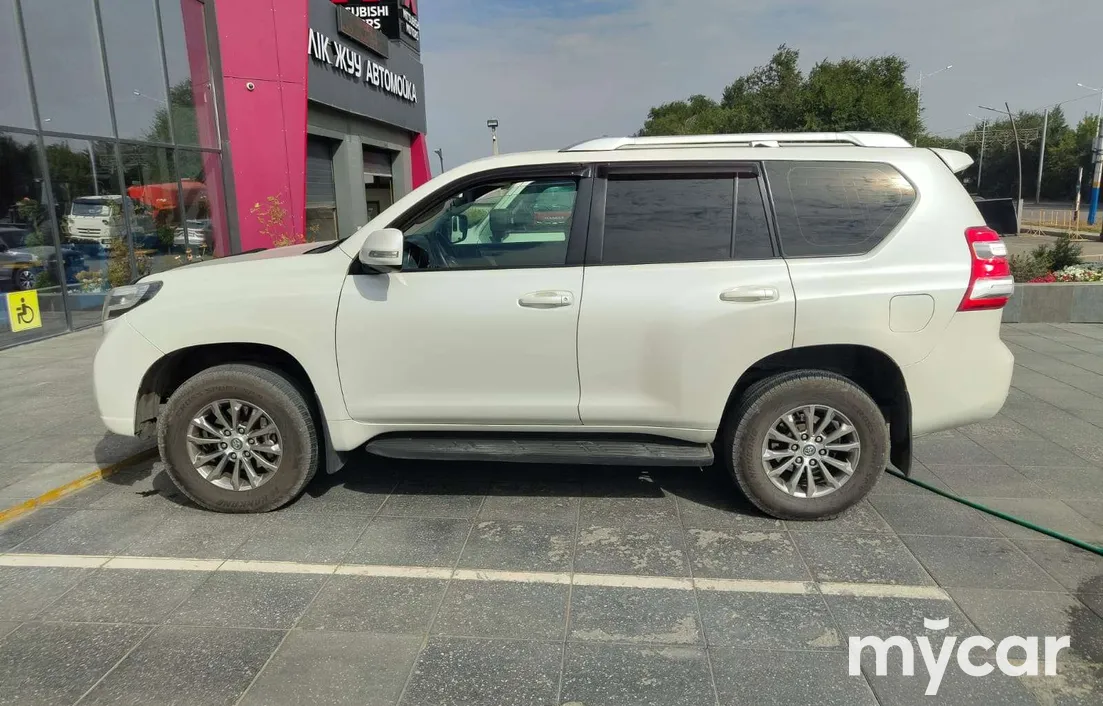 Toyota Land Cruiser Prado 2013