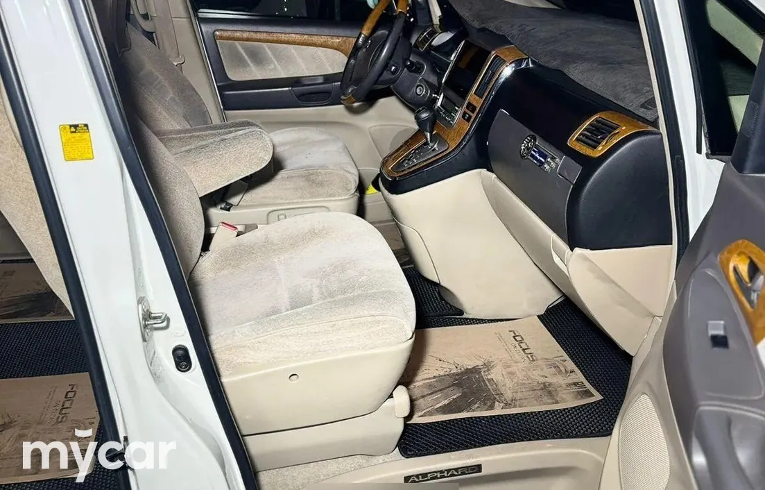 Toyota Alphard 2005