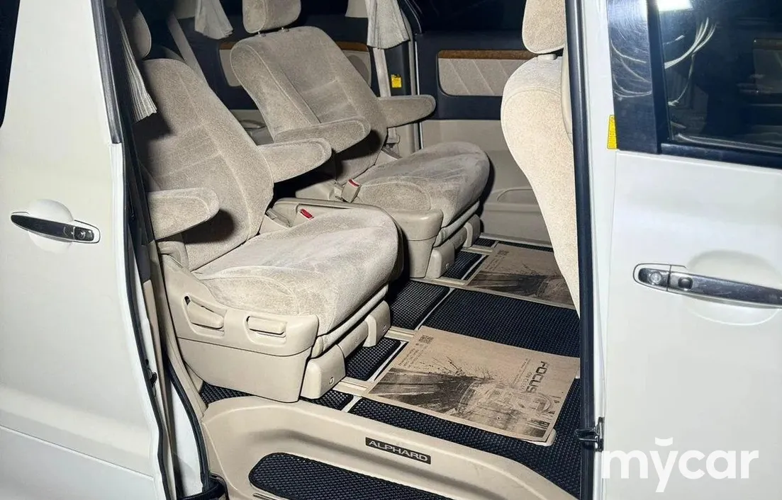Toyota Alphard 2005