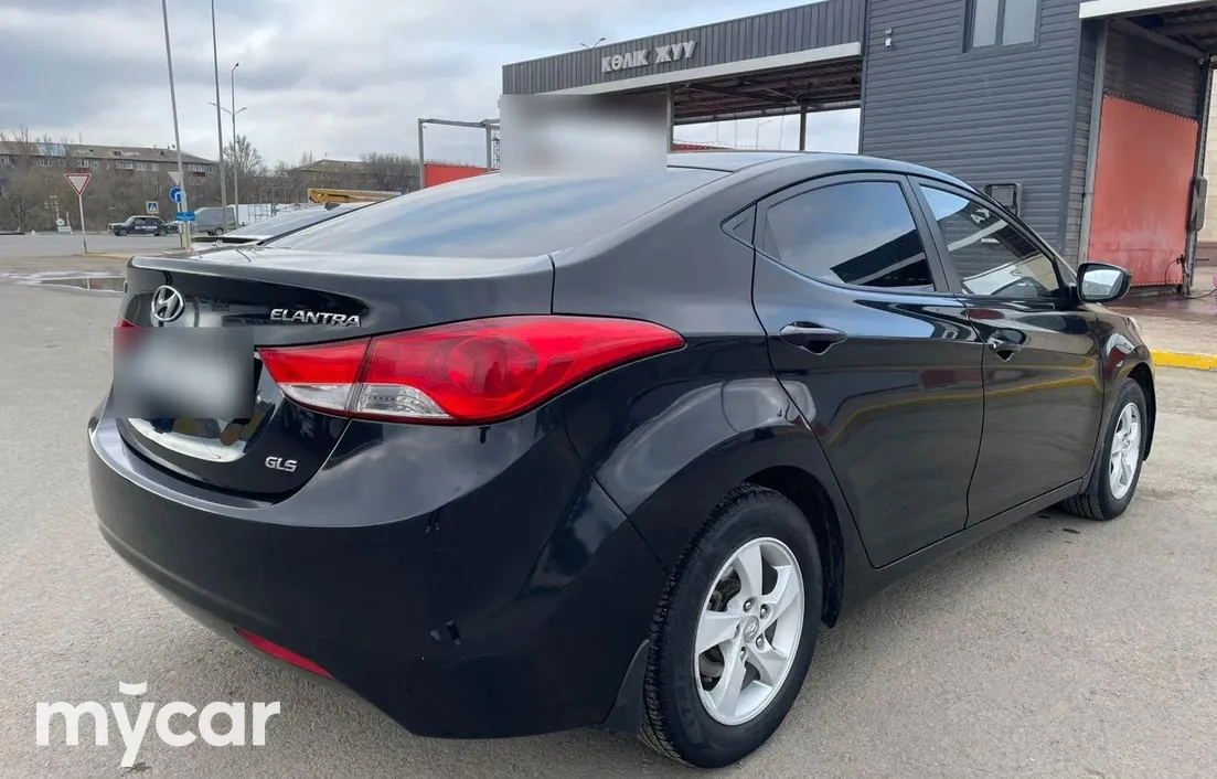 Hyundai Elantra 2013