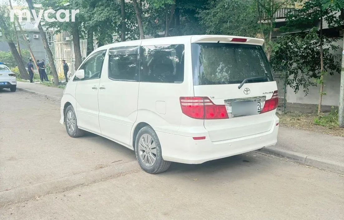 Toyota Alphard 2005