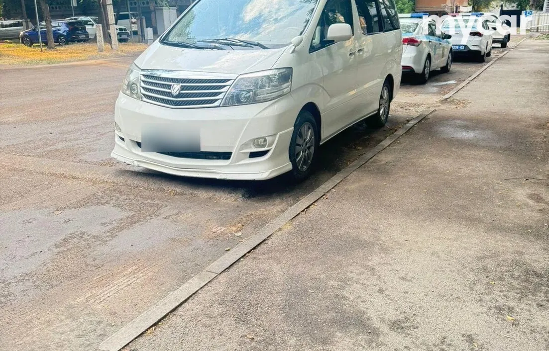 Toyota Alphard 2005