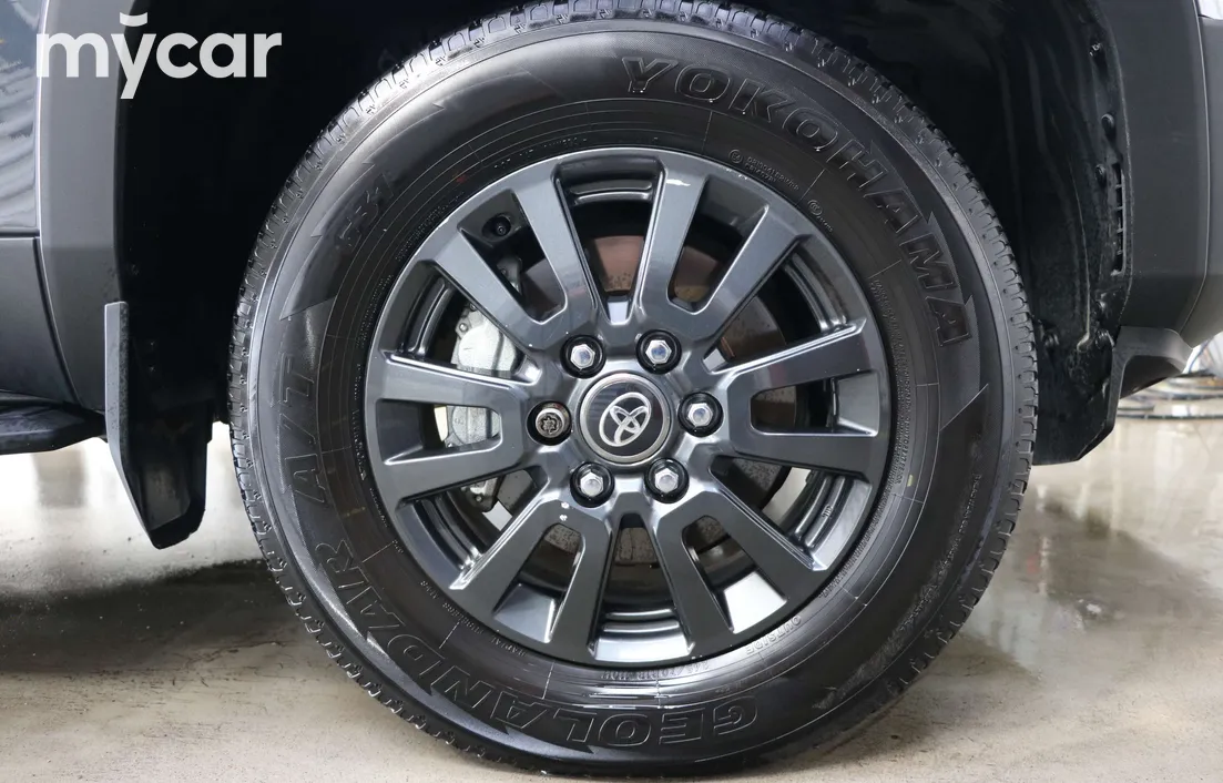 Toyota Land Cruiser Prado 2024