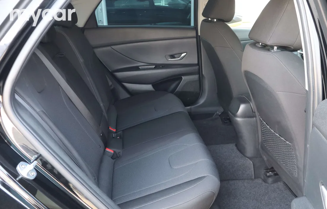 Hyundai Elantra 2022