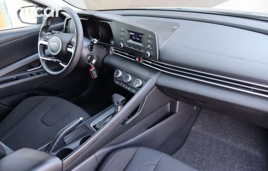 Hyundai Elantra 2022