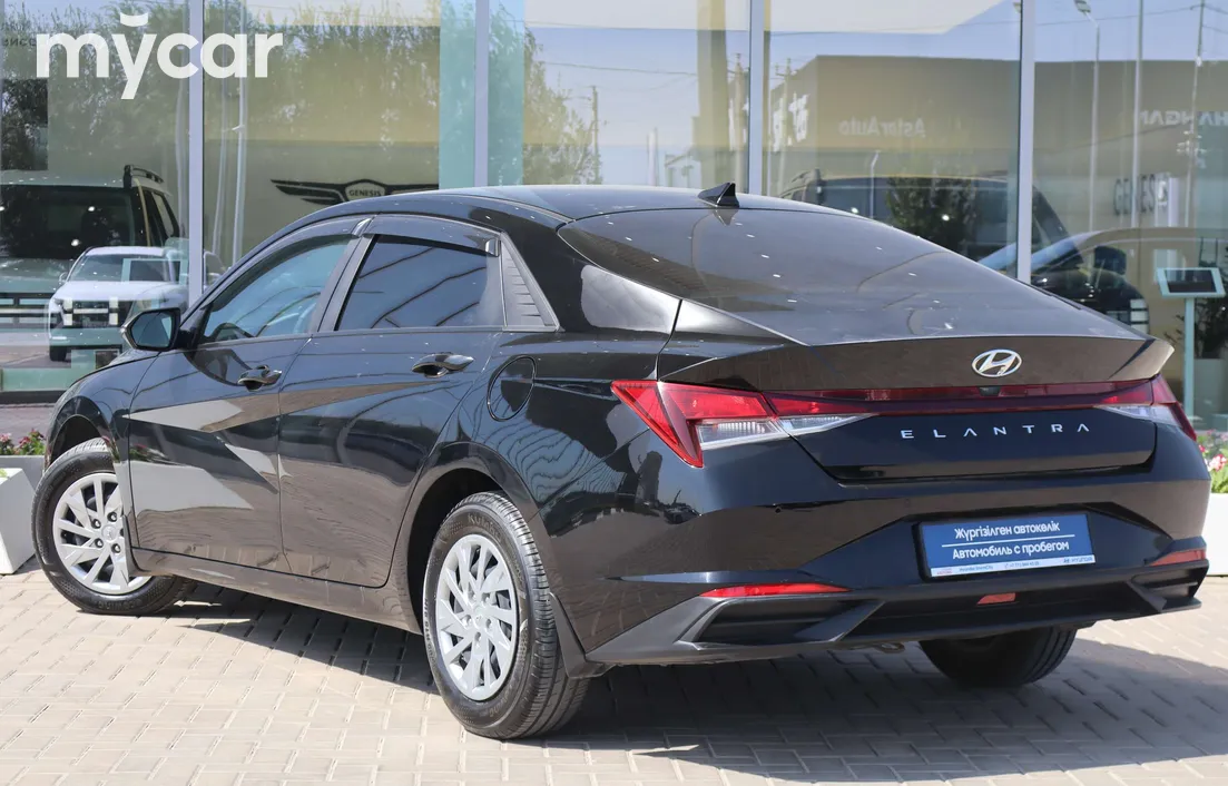 Hyundai Elantra 2022