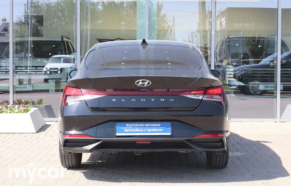 Hyundai Elantra 2022