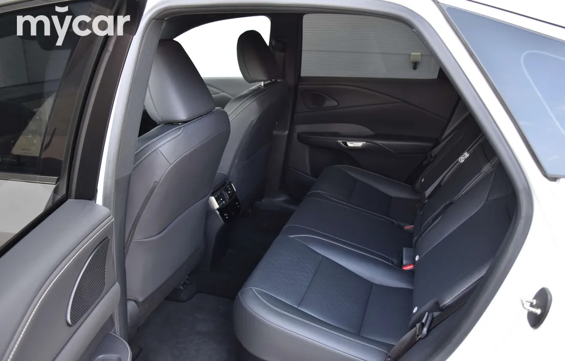 Lexus RX 2024
