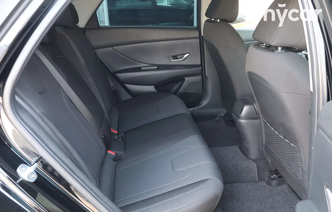 Hyundai Elantra 2022