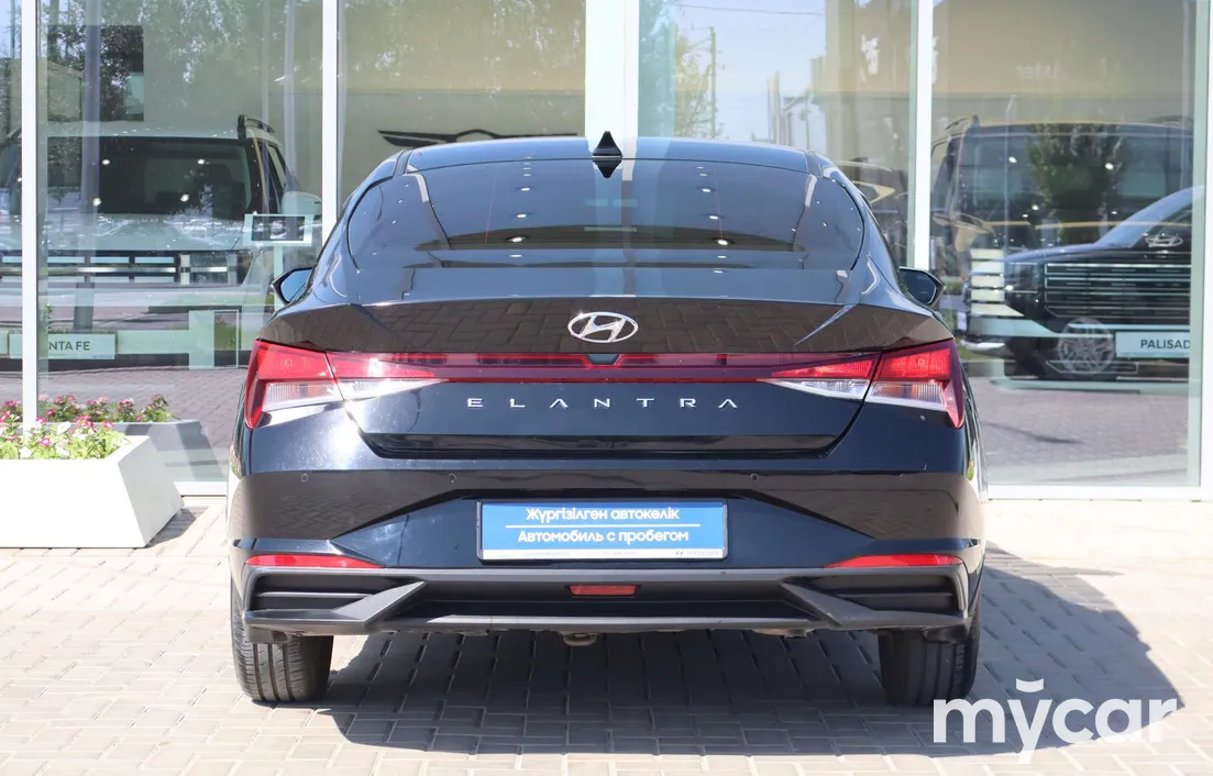 Hyundai Elantra 2022