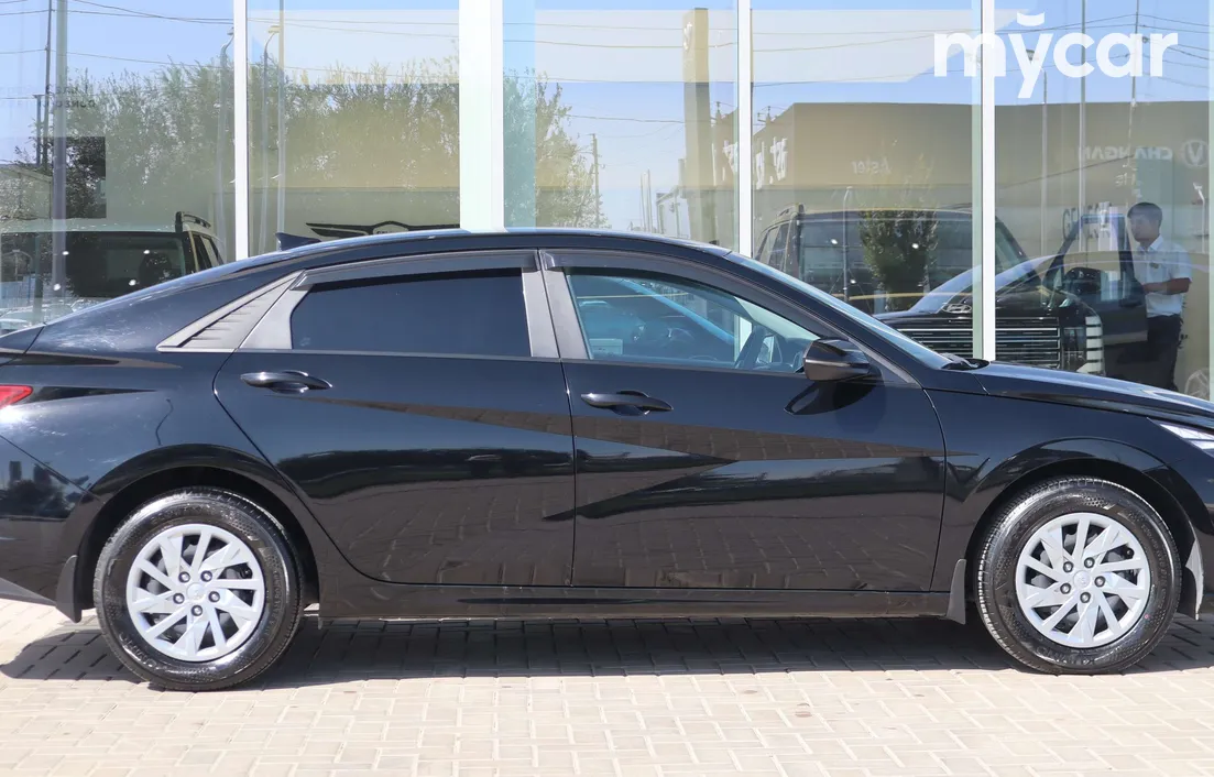 Hyundai Elantra 2022
