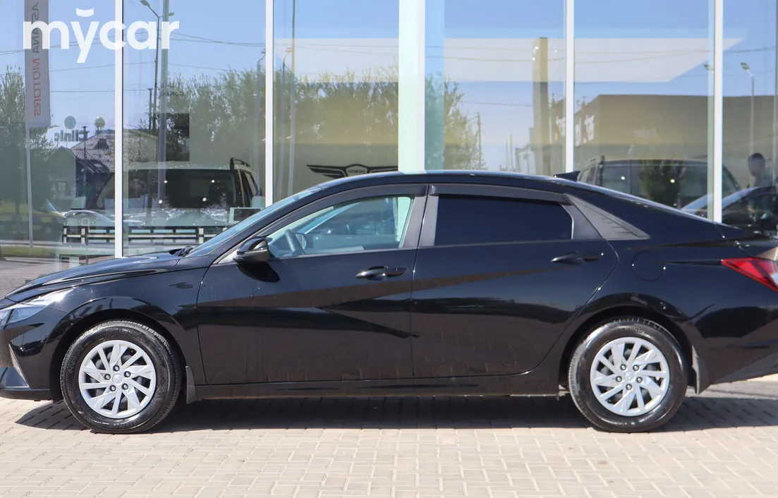 Hyundai Elantra 2022