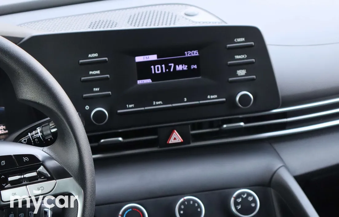 Hyundai Elantra 2022