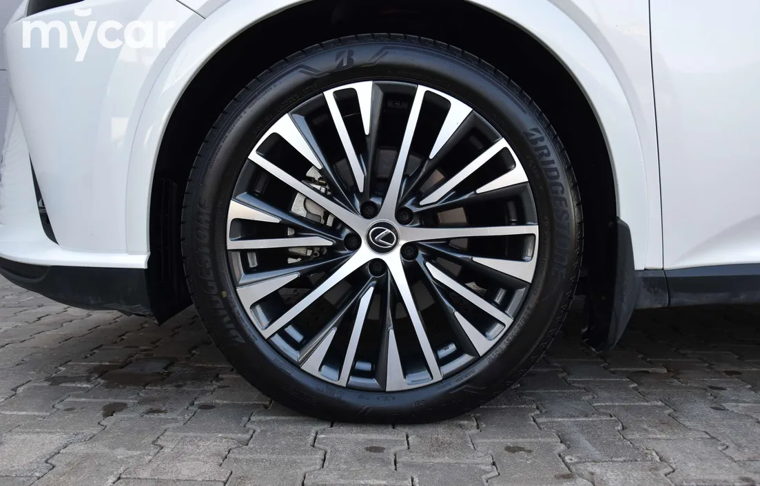 Lexus RX 2024