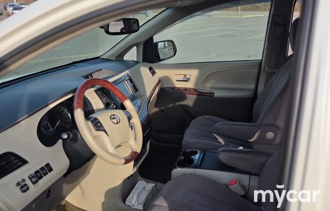 Toyota Sienna 2012