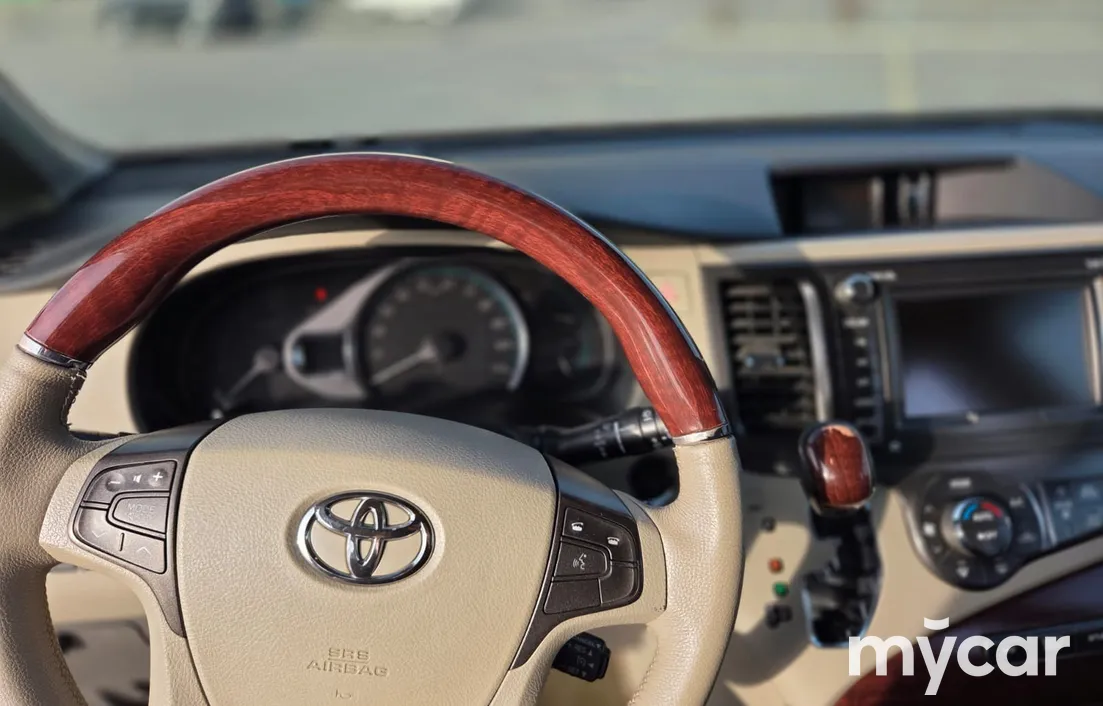 Toyota Sienna 2012