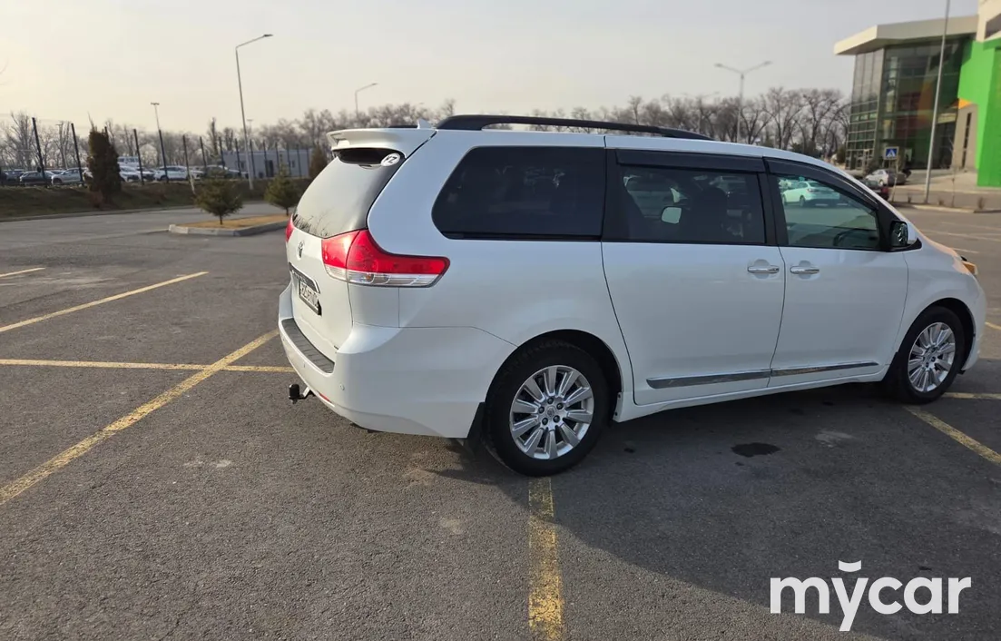 Toyota Sienna 2012