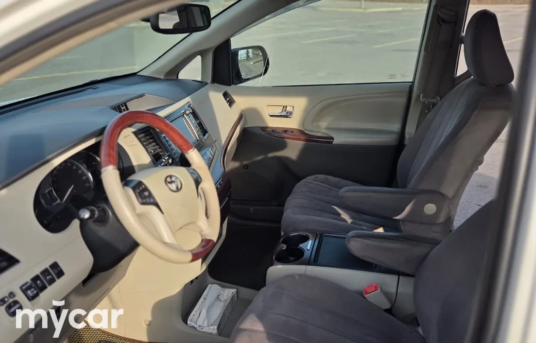 Toyota Sienna 2012