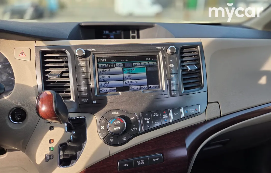 Toyota Sienna 2012