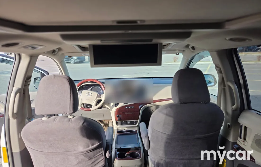 Toyota Sienna 2012