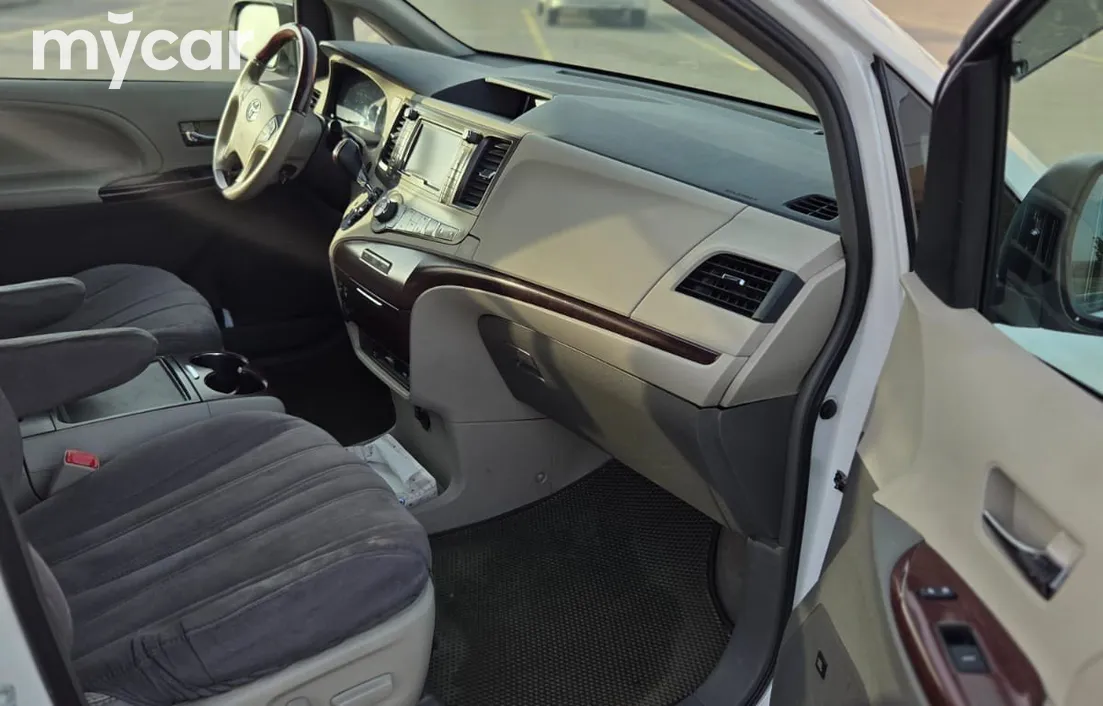 Toyota Sienna 2012