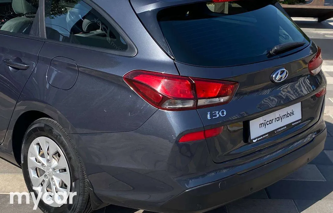 Hyundai i30 2022