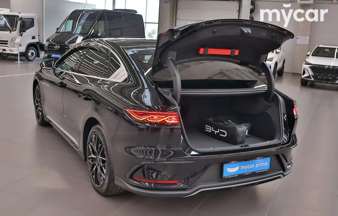 BYD Han EV 2025