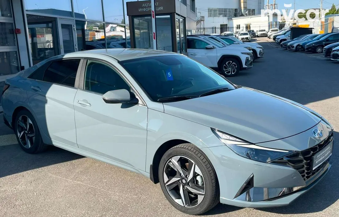 Hyundai Elantra 2022