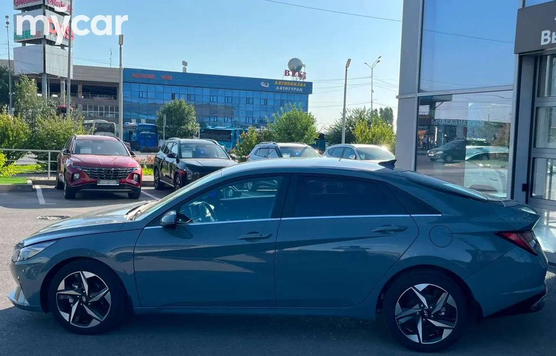Hyundai Elantra 2022
